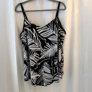 Bal Harbour Women’s Plus Size V-Neck Tankini Black/White Leaf Pattern; Size 22W
